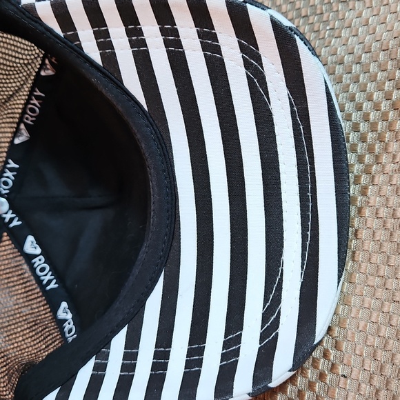 Roxy Women's Water Come Down Trucker Hat Marshmallow Antares Beach Surf Adjust - Picture 6 of 6